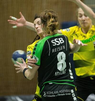 v li in the Caroline Mueller Dortmund 7 and Roxana Alina Ioneac Jasmine Padmanabha Belastingen 8 game Borussia Dortmund vs. TV Nellingen handball ladies 1 Bundesliga 17 02 2018 Dortmund Copyright: xEIBNER MarioxHommesx EP_MHS