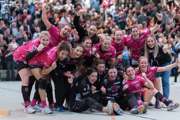 Team Metzingen Jubilee victory cheers cheers image joy victory babes Metzingen against Neckarsulm SU handball 1 Bundesliga women 17 02 2018 Metzingen Copyright: xEIBNER WolfgangxFrankx EP_WFK