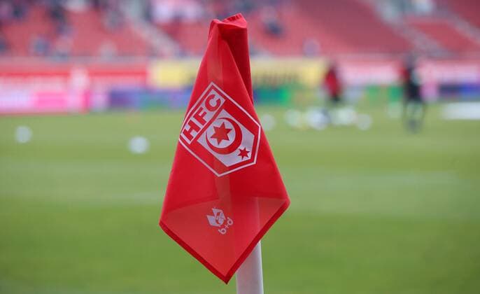 Hall of Karlsruhe football 3 League Hall S 17 02 2018 gas sport park soccer 3 League 25 matchday of Hallescher FC vs Karlsruhe SC 0 1 0 0 pictured emblem of the Hallesche FC on the corner flag