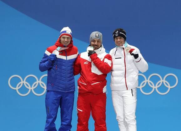 PyeongChang 2018 - Ski Alpin, Riesenslalom Herren Siegerehrung (180218) -- PYEONGCHANG, Feb. 18, 2018 -- Gold medalist Marcel Hirscher of Austria (C), silver medalist Henrik Kristoffersen of Norway (L) and bronze medalist Alexis Pinturault of France pose for photos during medal ceremony of men s giant slalom of alpine skiing at the 2018 PyeongChang Winter Olympic Games Olympische Spiele Olympia OS at Medal Plaza, PyeongChang, Feb. 18, 2018. ) (SP)OLY-SOUTH KOREA-PYEONGCHANG-ALPINE SKIING-MEN S GIANT SLALOM-MEDAL CEREMONY Lixgang 