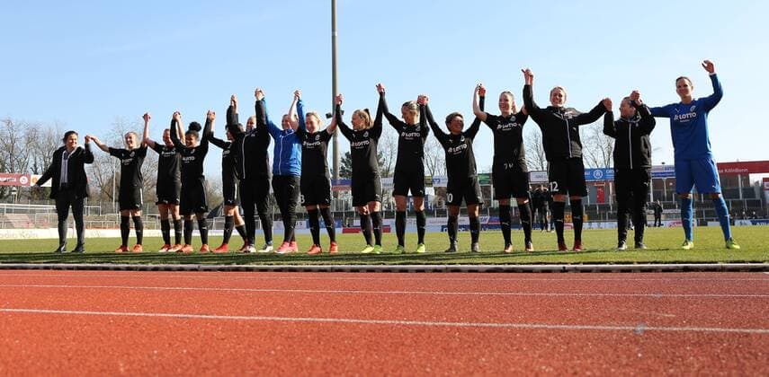 18 02 2018 xcex Germany Cologne football women s football Alliance women Bundesliga season 2017 2018 1 FC Cologne 1 FFC Frankfurt the Frankfurt players celebrating with their fans the victory