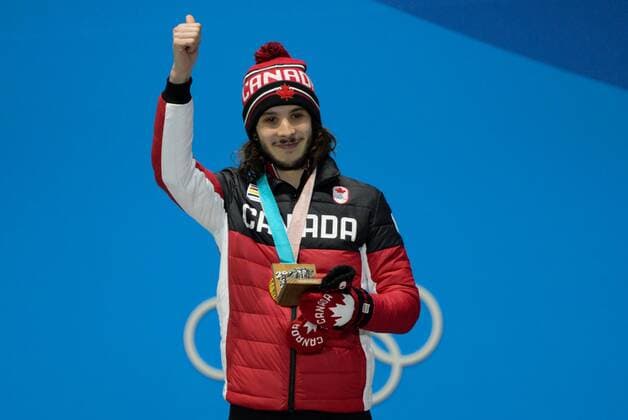 Olympia-Bilder des Tages - SPORT February 18, 2018 - Pyeongchang, South Korea - SAMUEL GIRARD of Canada celebrates getting the gold medal in the Men s 1000m short track Speed skating Eisschnelllauf event in the PyeongChang Olympic Games Olympische Spiele Olympia OS Pyeongchang 18: Medal Winners - ZUMAl132 20180218_zap_l132_054 Copyright: xChristopherxLevyx