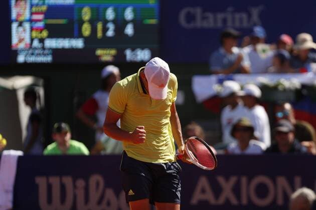 Austrian tennis player Dominic Thiem celebrates the victory over Slovak Aljaz Bedene after their Argentina Tennis Open final match in Buenos Aires, Argentina, 18 February 2018. Argentina Tennis Open !ACHTUNG: NUR REDAKTIONELLE NUTZUNG!  Copyright: xDavidxFernandezx BAS005 20180218-636545826191572431