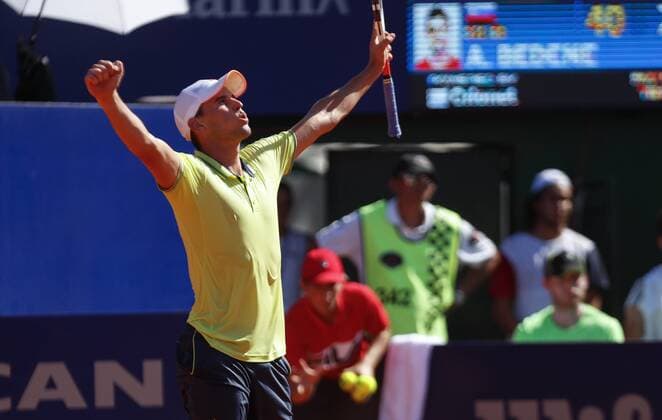 Austrian tennis player Dominic Thiem celebrates the victory over Slovak Aljaz Bedene after their Argentina Tennis Open final match in Buenos Aires, Argentina, 18 February 2018. Argentina Tennis Open !ACHTUNG: NUR REDAKTIONELLE NUTZUNG!  Copyright: xDavidxFernandezx BAS006 20180218-636545826218092601