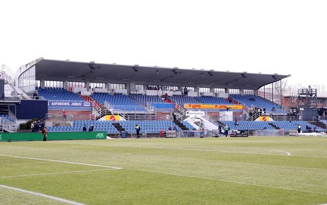 Kiel 17 02 2018 Holstein Stadium Football 2 Bundesliga 23 match day KSV Holstein Kiel vs FC Erzgebirge Aue 2 2 2 2 In the main grandstand grandstand Holstein Kiel Stadium view