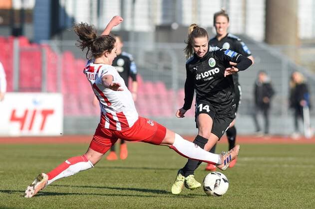 v li Julia Arnold 1 FC Cologne 31 Jackie Groenen FFC Frankfurt 14 duel duel duel tackle action action Football Alliance women Bundesliga 1 FC Cologne 1 FFC Frankfurt xmhx