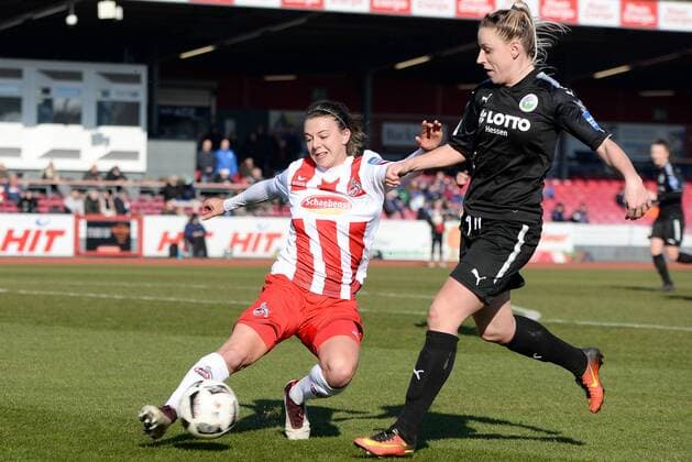 v li Meikayla Moore 1 FC Cologne 15 Cecilie Sandvej FFC Frankfurt 3 duel duel duel tackle action action Football Alliance women Bundesliga 1 FC Cologne 1 FFC Frankfurt xmhx