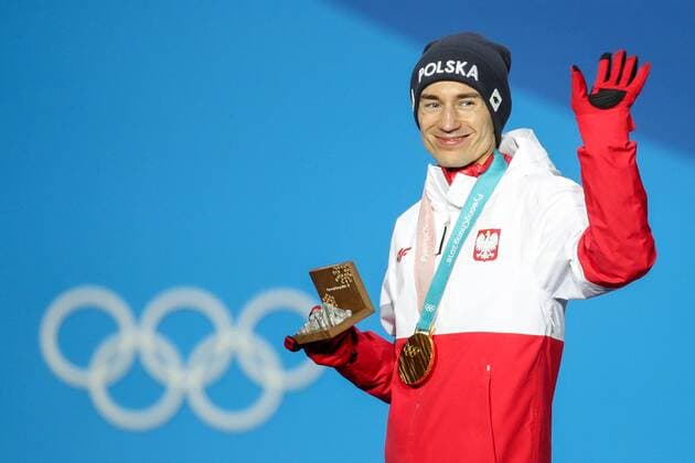 OLYMPICS - 2018 Winter Olympics PYEONGCHANG,SOUTH KOREA,18.FEB.18 - OLYMPICS, NORDIC SKIING, Ski jumping Skispringen Ski nordisch - Olympic Winter games Winterspiele Spiele Summer games PyeongChang 2018, Medals Plaza, large hill, men, award ceremony. Image shows Kamil Stoch (POL). Keywords: medal. GEPAxpictures xMaticxKlansek