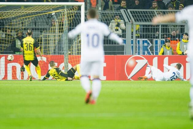Josip ILICIC re Atalanta score the goal 2 1 Atalanta Bergamo action football Europa League second round Borussia Dortmund DO Atalanta Bergamo Atalanta 3 2 15 02 2018 in Dortmund Germany Â