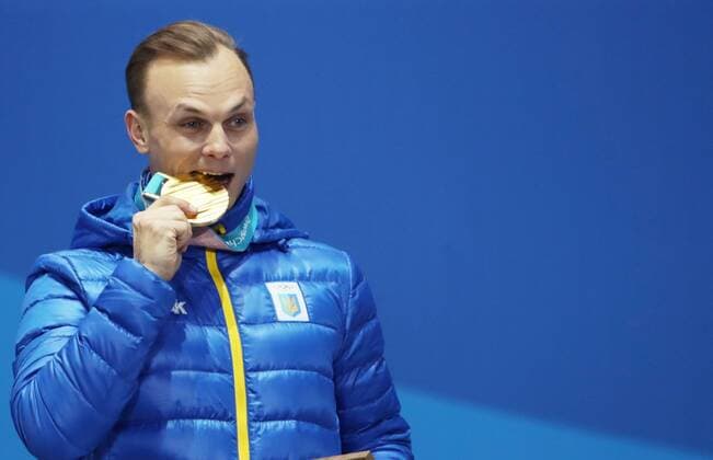 OLYMPICS - 2018 Winter Olympics PYEONGCHANG,SOUTH KOREA,19.FEB.18 - OLYMPICS, FREESTYLE SKIING - Olympic Winter games Winterspiele Spiele Summer games PyeongChang 2018, Medals Plaza, Aerials, men, award ceremony. Image shows Oleksandr Abramenko (UKR). Keywords: medal. GEPAxpictures xAndreasxPranter