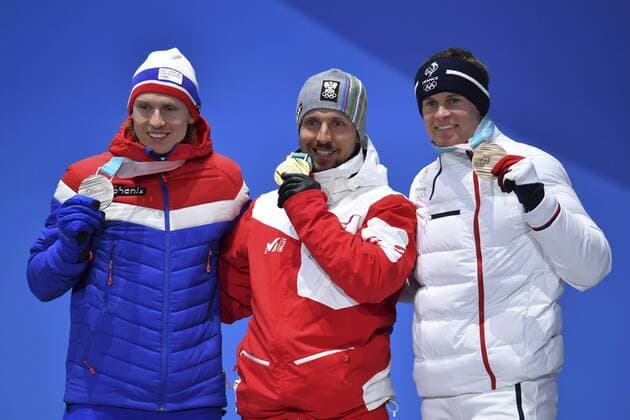 from left Henrik KRISTOFFERSEN NOR 2 square silver silver medal silver medal winner Marcel HIRSCHER AUT 1 place Olympic winner winner winner Alexis PINTURAULT FRA 3 square bronze bronze medal bronze medal winner cheers cheers joy emotion enthusiasm Cheer cheers Alpine skiing men s giant slalom ski alpine giant slalom of men s victory ceremony PyeongChang Olympic medals Plaza ceremony on 18 02 2018 Winter Olympics 2018 from 09 02 25 02 2018 in PyeongChang Korea Â