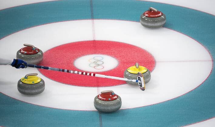 allgemein, Feature, Randmotiv, Curls, Curlingsteine, im Zielhaus, Curling der Maenner, Vorrunde, Round Robin, Gangneung Curling am 19.02.2018. Olympische Winterspiele 2018, vom 09.02. - 25.02.2018 in PyeongChang Suedkorea. *** General feature edge motif curls curling stones in the control tower curling men preliminary Round Robin Gangneung curling on 19 02 2018 Winter Olympics 2018 from 09 02 25 02 2018 in PyeongChang of South Korea
