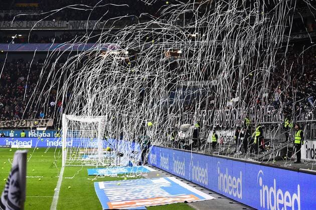 19 02 xjhx 2018 football 1 Bundesliga Eintracht Frankfurt RB Leipzig emspor v l tennis balls protests Peter Gulacsi RB Leipzig Frankfurt