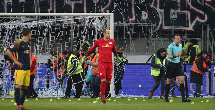 Football 1 Bundesliga Eintracht Frankfurt RB Leipzig 23 match day on 19 02 2018 in the Commerzbank Arena Frankfurt xmdx eintracht fans fire to start of the second half to play streamers and tennis balls on the field of play Eintracht Frankfurt RB Leipzig