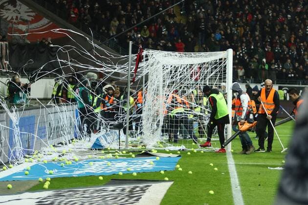 Frankfurt fans as a protest against the Monday game tennis balls in the Strafaum by Peter Gulacsi Leipzig threw folder give the place Eintracht Frankfurt vs RB Leipzig Soccer 1 League 19 02 2018 Frankfurt Copyright: xEIBNER RenexWeissx EP_RWS