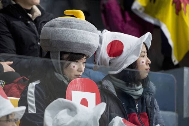 Olympia-Bilder des Tages - SPORT Japan s curling team supporter, Curling, Men s Round Robin Session 10, Japan (JPN) vs Canada (CAN) 4-8 final, Olympic Winter games Winterspiele Spiele Summer games PyeongChang 2018, Gangneung Curling, South Korea on February 20, 2018. Noxthirdxpartyxsales  (72530037)