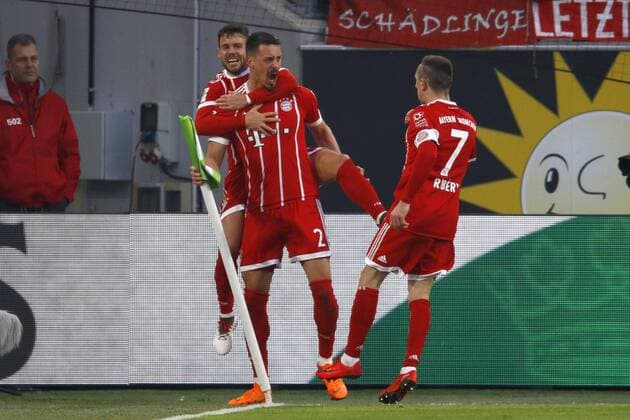 17 02 2018 Volkswagen Arena League game Wolfsburg 1 League VfL Wolfsburg vs Bayern Munich pictured Juan Bernat 14 Munich scorer Sandro Wagner 2 Munich and Franck Ribery 7 Munich cheer after the Gate 1 1 for Munich VfL Wolfsburg vs Bayern Munich