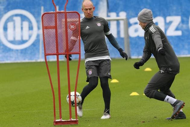 Arjen Robben li and Robert Lewandowski football FC Bayern Munich final training before the CL game against Besiktas JK from Istanbul 19 02 2018