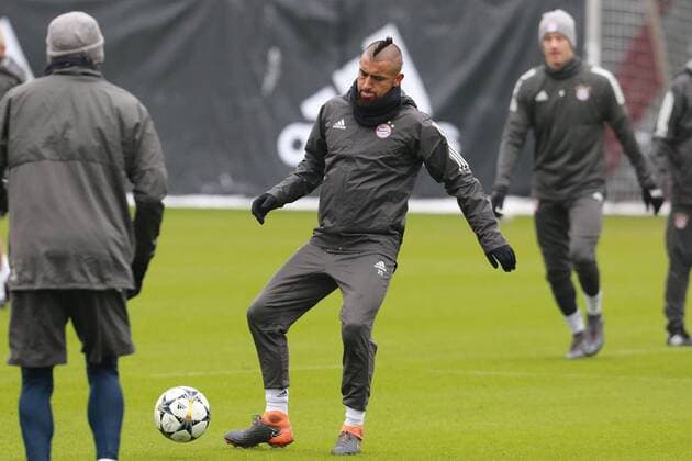Arturo Vidal on the ball football FC Bayern Munich final training before the CL game against Besiktas JK from Istanbul 19 02 2018