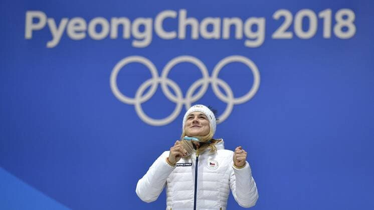 Czech speed skater Karolina Erbanova poses on the podium with her bronze Olympic medal which she won in Women s 500 m Speed skating Eisschnelllauf within the 2018 Winter Olympics in Gangneung, South Korea, February 20, 2018. (CTKxPhoto MichalxKamaryt) CTKPhotoP201802200546701  kmt 2