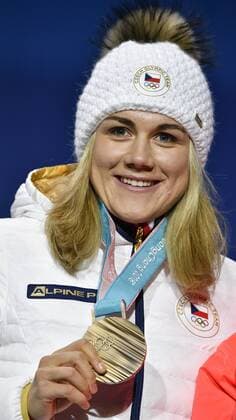 Czech speed skater Karolina Erbanova poses on the podium with her bronze Olympic medal which she won in Women s 500 m Speed skating Eisschnelllauf within the 2018 Winter Olympics in Gangneung, South Korea, February 20, 2018. (CTKxPhoto MichalxKamaryt) CTKPhotoP201802200560901  kmt 9