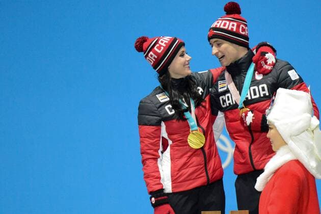February 20, 2018 - Pyeongchang, South Korea - TESSA VIRTUE and SCOTT MOIR of Canada celebrate getting the gold medal in the Ice Dance Figure skating Eiskunstlauf event in the PyeongChang Olympic Games Olympische Spiele Olympia OS Pyeongchang 18: Medal Winners - ZUMAl132 20180220_zap_l132_010 Copyright: xChristopherxLevyx