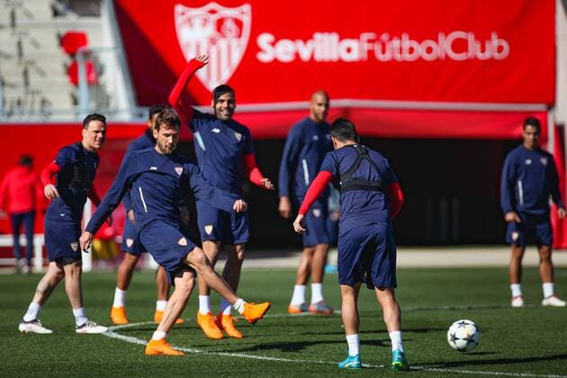 20th February 2018, Ramon Sanchez Pizjuan, Seville, Spain; UEFA Champions League football, Sevilla versus Manchester United ManU pre match training and press conference PK Pressekonferenz Mudo V& xe1;zquez from Sevilla FC during the training  ActionPlus11990385
