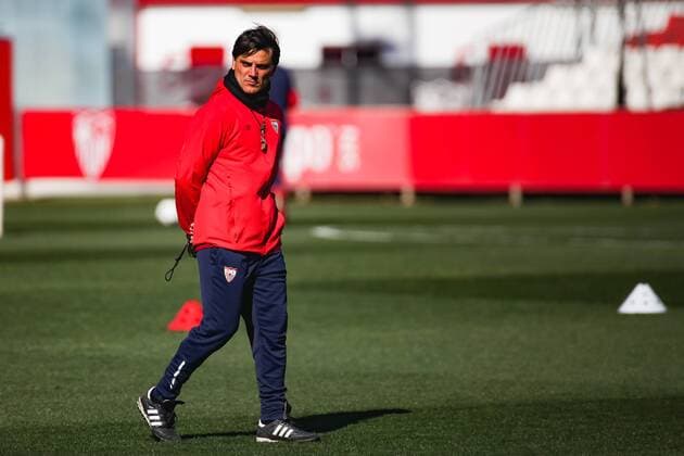 20th February 2018, Ramon Sanchez Pizjuan, Seville, Spain; UEFA Champions League football, Sevilla versus Manchester United ManU pre match training and press conference PK Pressekonferenz Montella, coach from Sevilla FC looks on during the train  ActionPlus11990395