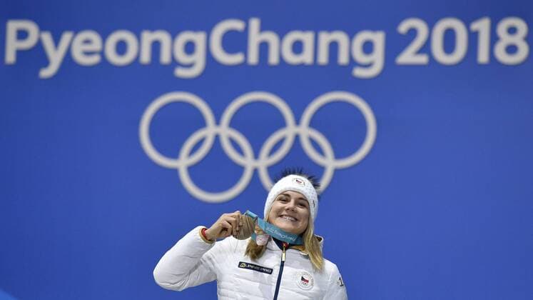 Czech speed skater Karolina Erbanova poses on the podium with her bronze Olympic medal which she won in Women s 500 m Speed skating Eisschnelllauf within the 2018 Winter Olympics in Gangneung, South Korea, February 20, 2018. (CTKxPhoto MichalxKamaryt) CTKPhotoP201802200543501  kmt 1