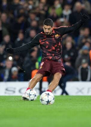 Chelsea v FC Barcelona Barca UEFA Champions League Luis Suarez of Barcelona warming up before the UEFA Champions League match at Stamford Bridge, London Content Not Available For UK Newspapers Copyright: xAlanxStanfordx FIL-11389-0012