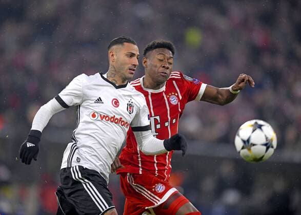 20 02 2018 football UEFA Champions League 2017 2018 final Bayern Munich Besiktas Istanbul in the Allianz Arena München v li Ricardo Quaresma Besiktas Istanbul against David Alaba FC Bayern Munich
