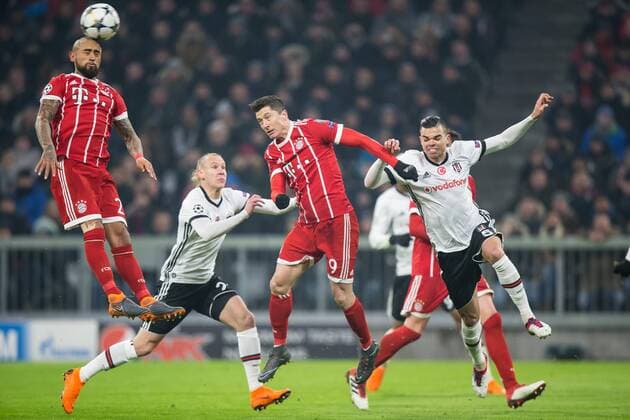 20.02.2018 MONACHIUM, PILKA NOZNA (FOOTBALL), UEFA LIGA LISTRZOW (UEFA CHAMPIONS LEAGUE), SEZON 2017 2018 , 1 8 FINAL (ROUND OF 16) MECZ FC BAYERN MONACHIUM - BESIKTAS JK ( FC BAYERN MUNCHEN - BESIKTAS JK ) NZ ARTURO VIDAL ROBERT LEWANDOWSKI FOTO LUKASZ SKWIOT CYFRASPORT NEWSPIX.PL --- Newspix.pl FRANCE OUT!  20180220CSLS0023