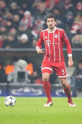 20.02.2018 MONACHIUM, PILKA NOZNA (FOOTBALL), UEFA LIGA LISTRZOW (UEFA CHAMPIONS LEAGUE), SEZON 2017 2018 , 1 8 FINAL (ROUND OF 16) MECZ FC BAYERN MONACHIUM - BESIKTAS JK ( FC BAYERN MUNCHEN - BESIKTAS JK ) NZ MATS HUMMELS FOTO LUKASZ SKWIOT CYFRASPORT NEWSPIX.PL --- Newspix.pl FRANCE OUT!  20180220CSLS0034