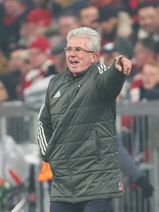 Coach head coach Jupp HEYNCKES FCB gestures and statements action frame single action gesture gesture mimics hand movement show suggest FC BAYERN Munich BESIKTAS ISTANBUL knockout first leg football UEFA Champions League Munich 20 02 2018 CL season 2017 2018 FCB