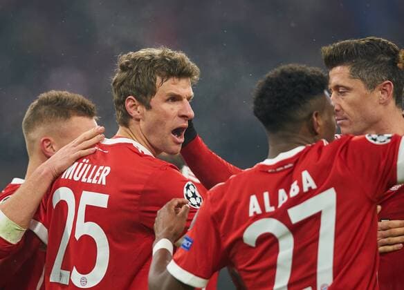 Thomas Madden Madden FCB 25 goal celebration cheers after the Gate 1 0 cheer cheers cheers joy emotion celebrations laughing cheers look forward tearing up arms clenches the fist FC BAYERN Munich BESIKTAS ISTANBUL knockout first leg football UEFA Champions League Munich 20 02 2018 CL Season 2017 2018 FCB