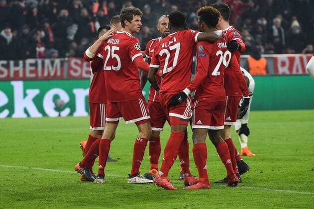 GER UEFA Champions League FC Bayern München Besiktas Istanbul 20 02 2018 Allianz Arena Munich GER UEFA Champions League FC Bayern München Besiktas Istanbul in the picture all celebrate the goal scorer Thomas Mueller FC Bayern Munich 25 nordphotox xSchreyer nph00305