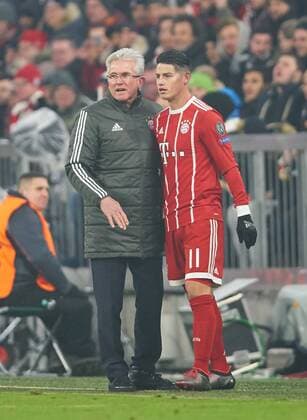 Coach head coach Jupp HEYNCKES FCB James RODRIGUEZ FCB 11 injury ankle sprain strain tape Association tape body wound injury ice bandage compression compression bandage FC BAYERN Munich BESIKTAS ISTANBUL knockout first leg football UEFA Champions League Munich 20 02 2018 CL season 2017 2018 FCB