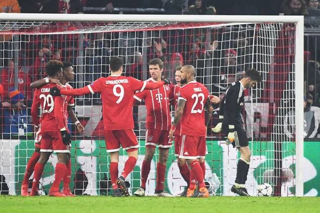 20 02 xjhx 2018 Football Champions League FC Bayern München Besiktas Istanbul emspor v l goal celebration goal celebration loven the goal 1 0 by Thomas Müller FCB FC Bayern München team Munich