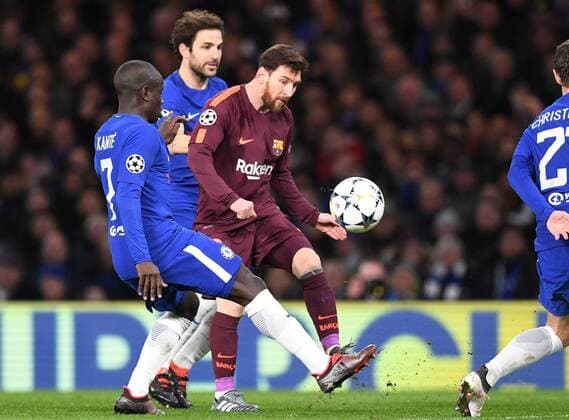Chelsea v FC Barcelona Barca UEFA Champions League Ngolo Kant? of Chelsea and Lionel Messi of FC Barcelona during the UEFA Champions League match at Stamford Bridge, London Content Not Available For UK Newspapers Copyright: xSimonxDaelx FIL-11388-0004