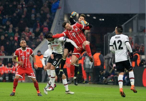 20180219 CL FC Bayern vs Besiktas Istanbul Allianz Arena Munich football sport in the picture of Arturo Vidal FCB Pepe Besiktas Robert Lewandowski FCB Fabri Besiktas and Gary Medel Besiktas