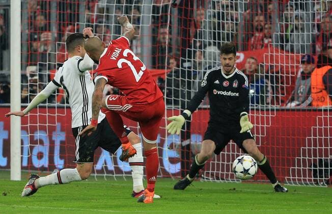 20180219 CL FC Bayern vs Besiktas Istanbul Allianz Arena Munich football sport in the image of Pepe Besiktas Arturo Vidal FCB and Fabri Besiktas