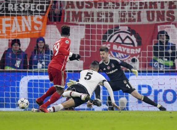 20 02 2018 football UEFA Champions League 2017 2018 final Bayern Munich Besiktas Istanbul in the Allianz Arena Munich scoring by Kingsley Coman li Bayern Munich 2 0 against goalie Fabri re Besiktas Istanbul and Pepe Middle Besiktas Istanbul