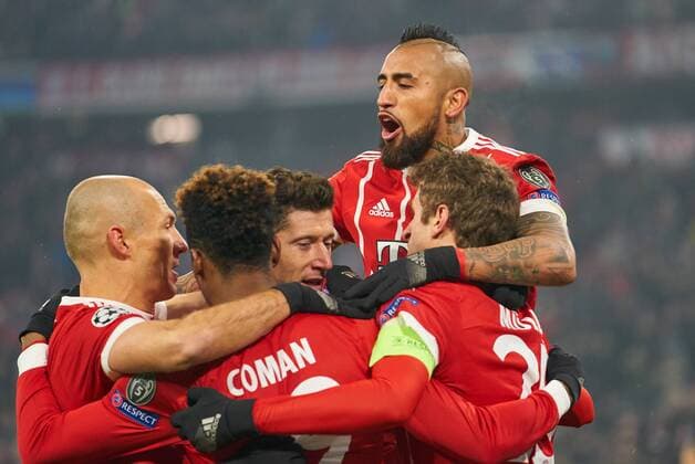 Kingsley COMAN FCB 29 goal celebration cheers after the gate to 2 0 with Arturo VIDAL FCB 23 Arjen ROBBEN FCB 10 Robert LEWANDOWSKI FCB 9 FC BAYERN Munich BESIKTAS ISTANBUL knockout first leg football UEFA Champions League Munich 20 02 2018 CL season 2017 2018 FCB
