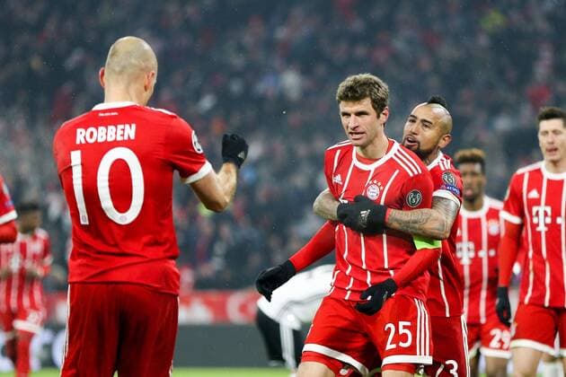 Goal celebration by Arjen Robben 10 FC Bayern München Thomas Mueller 25 Bayern Munich Arturo Vidal 23 Bayern Munich 3 0 Bayern Munich vs Besiktas Istanbul football knockout Champions League 20 02 2018 Munich Bavaria Germany Copyright: xkolbert-press ChristianxKolbertx