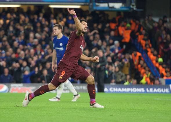 Chelsea v FC Barcelona Barca UEFA Champions League Luis Suarez of Barcelona hurtles abuse towards the fourth official during the UEFA Champions League match at Stamford Bridge, London Content Not Available For UK Newspapers Copyright: xAlanxStanfordx FIL-11389-0041