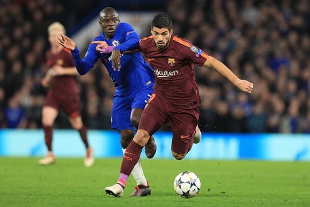 20th February 2018, Stamford Bridge, London, England; UEFA Champions League football, round of 16, 1st leg, Chelsea versus FC Barcelona Barca Luis Su& xe1;rez of Barcelona battles with Ngolo Kante of Chelsea  ActionPlus11990642