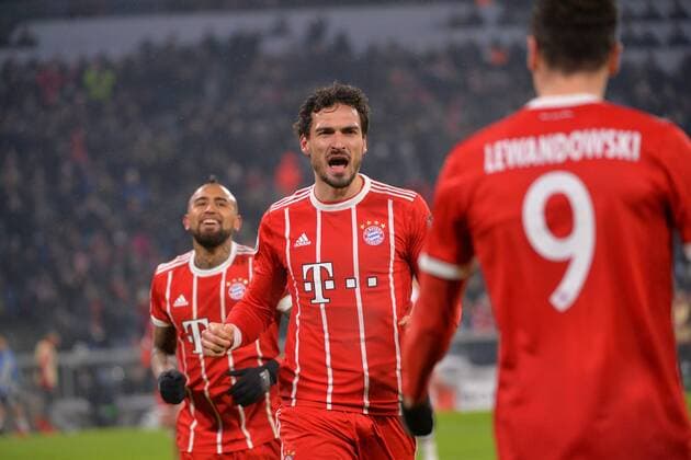 Munich Germany 20 02 2018 UEFA Champions League 2017 18 season round of last sixteen knockout Bayern Munich Besiktas Istanbul jubilation goal celebration with Arturo Vidal FCB mats Hummels FCB and Robert Lewandowski FCB after the results for the 4 0 DeFodi527