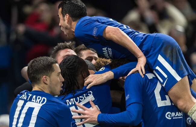 London England 20 02 2018 UEFA Champions League 2017 18 season round of 16 first leg Chelsea FC FC Barcelona goal celebration to Willian FCC jubilation after the results for the 1 0 DeFodi507