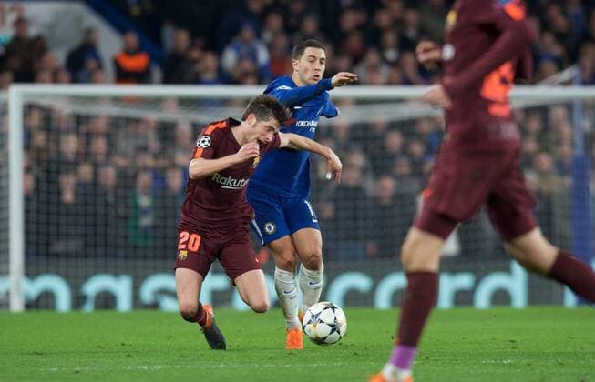 Chelsea v FC Barcelona Barca UEFA Champions League Sergi Roberto of Barcelona goes down from a challenge by Eden Hazard of Chelsea during the UEFA Champions League match at Stamford Bridge, London Content Not Available For UK Newspapers Copyright: xAlanxStanfordx FIL-11389-0059