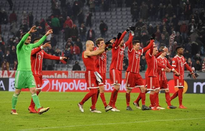 The team thanked the fans for the CL game between Bayern Munich and Besiktas Istanbul 20 02 2018 Munich Copyright: xStuetzle xEibner-Pressefotox EP_wse